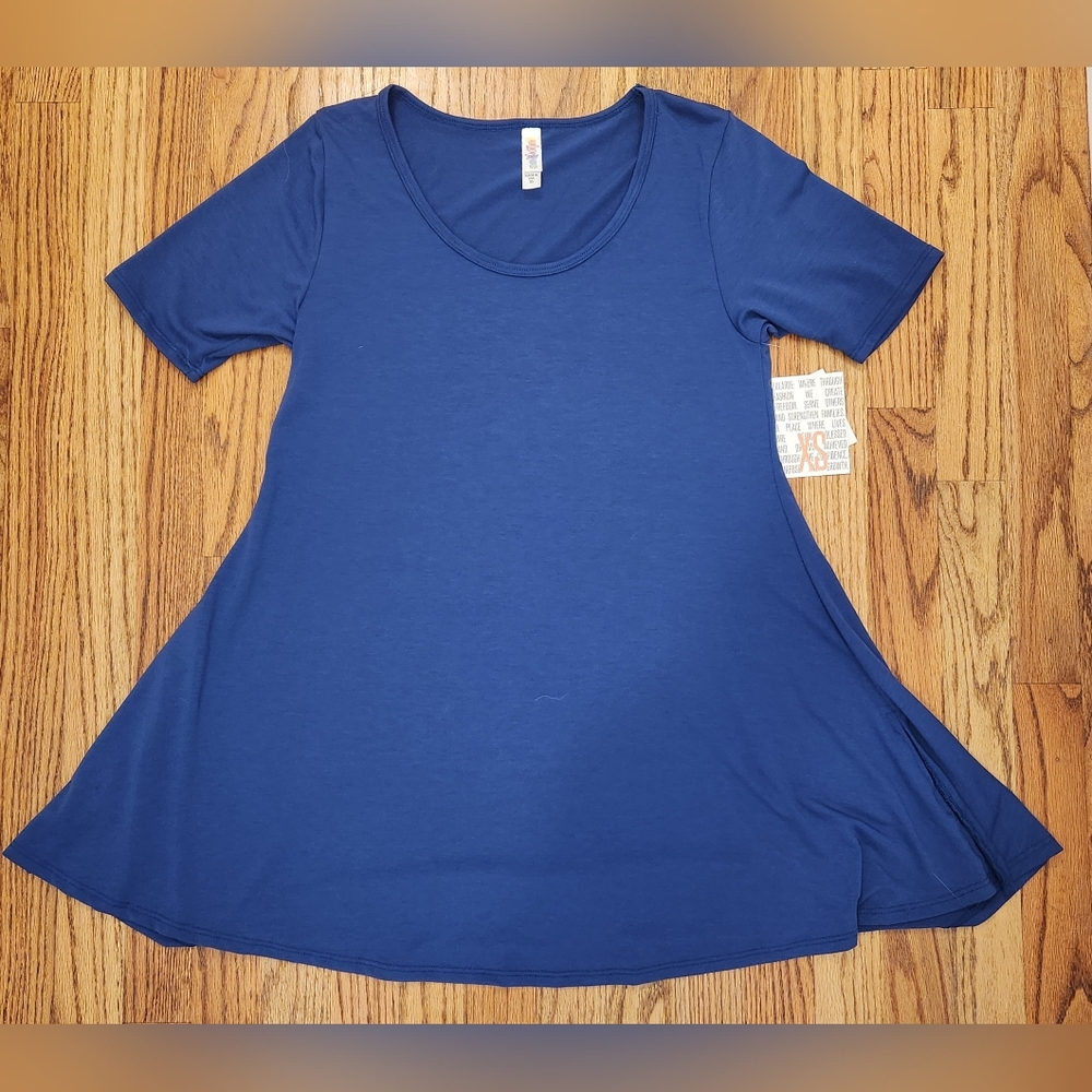 LulaRoe Perfect T, XSmall, New with tags